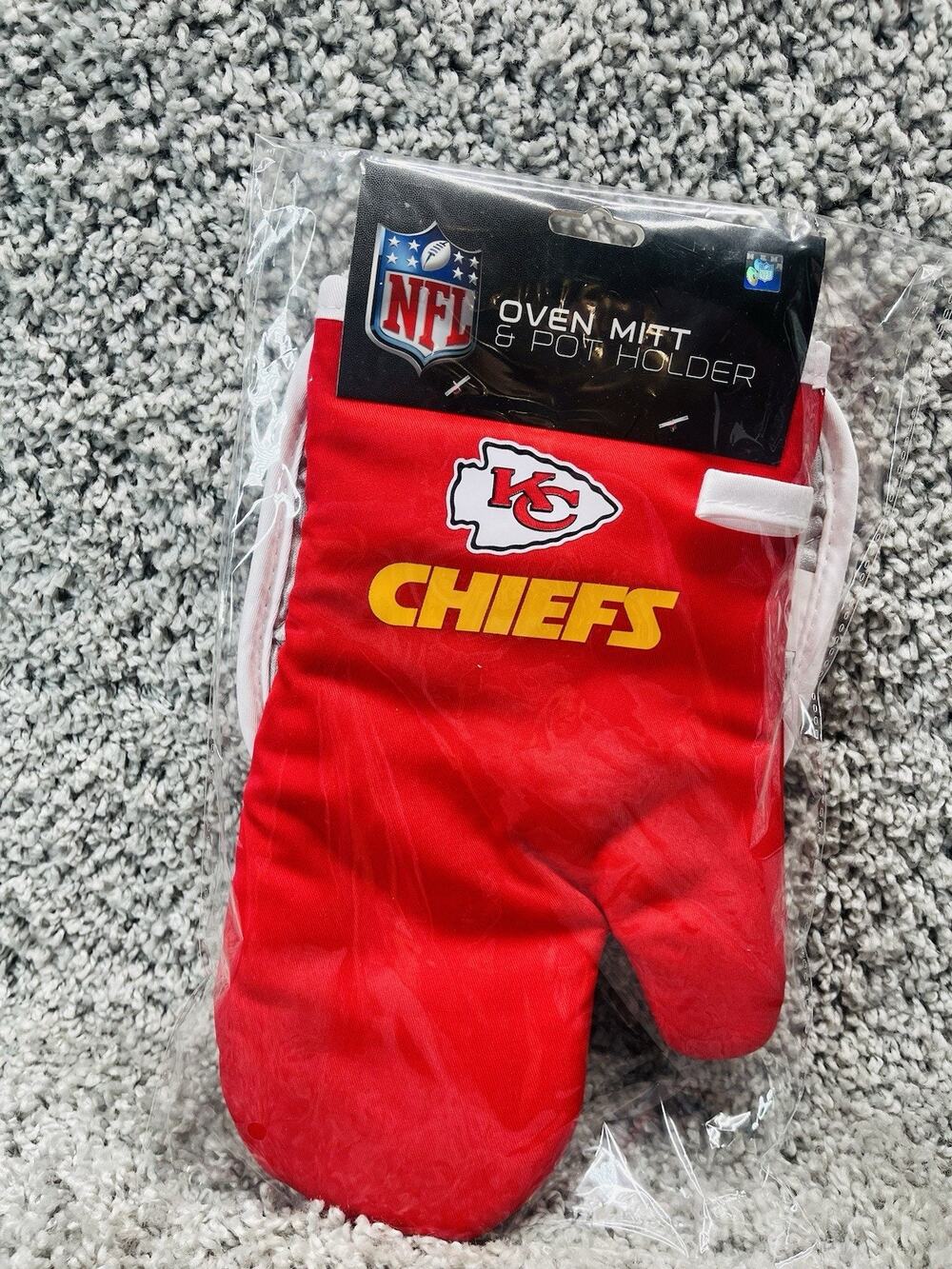 Kansas City Chiefs Oven Mitt & Pot Holder Set NFL Red White Yellow Brand New